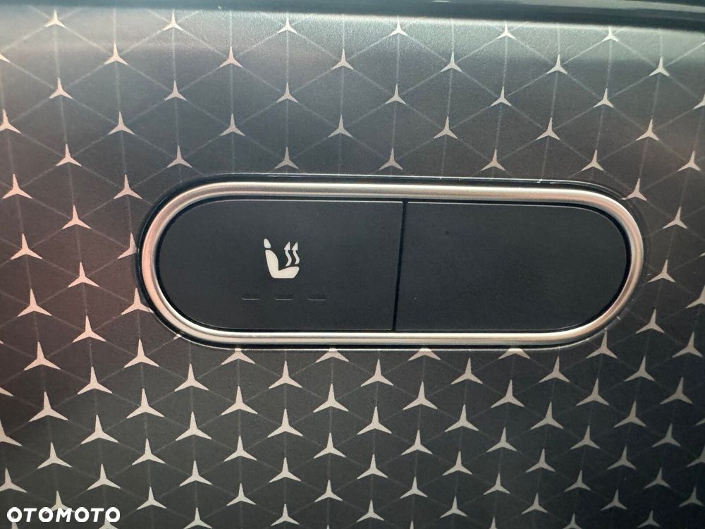 Mercedes-Benz GLA - 24