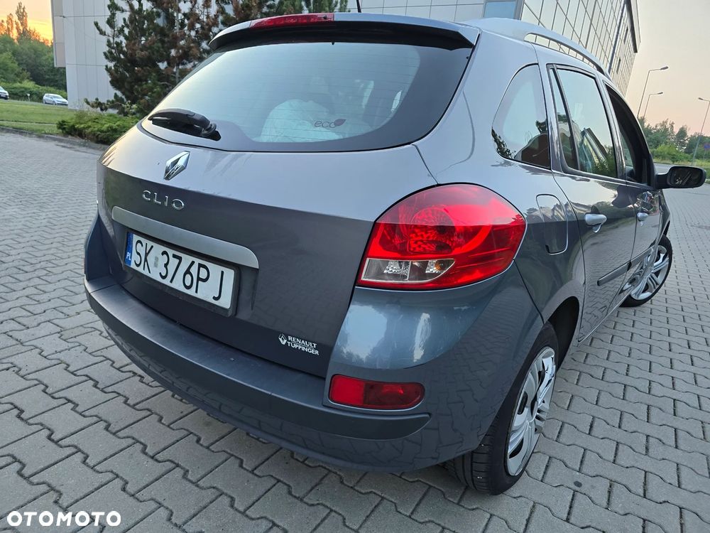 Renault Clio 1.2 16V All Inclusive - 1