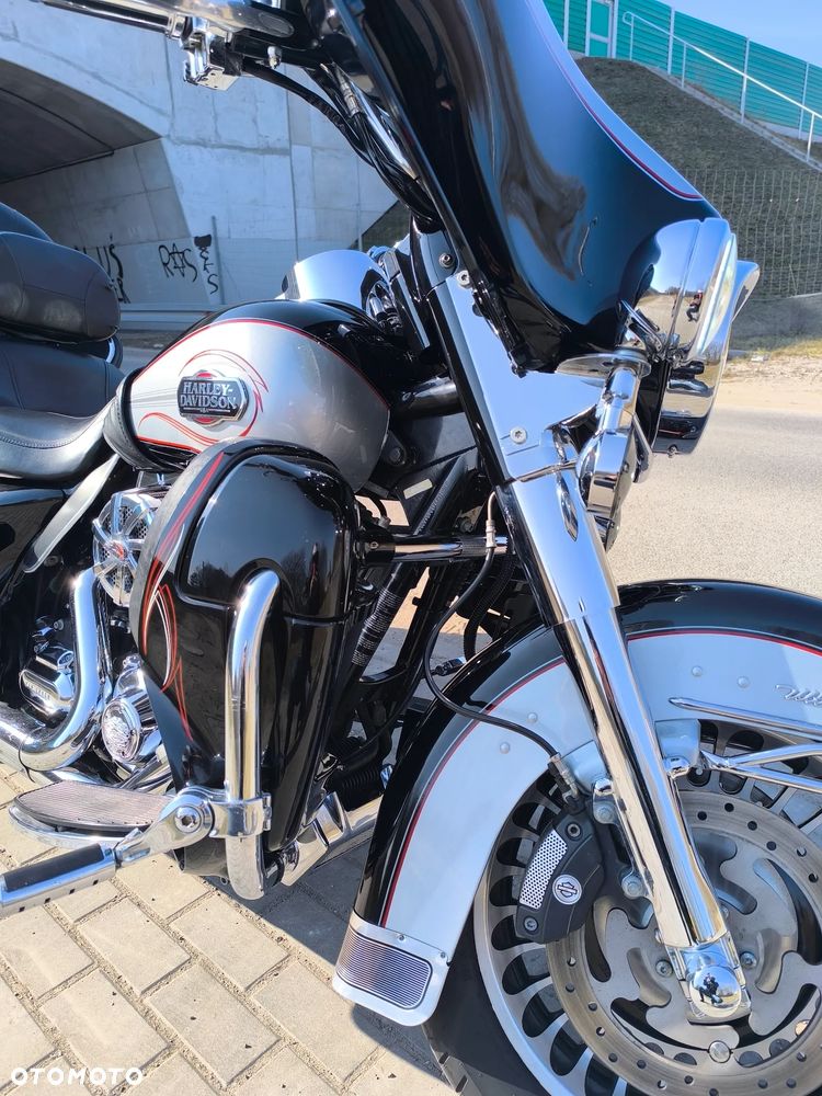 Harley-Davidson FLHTCU Ultra - 6