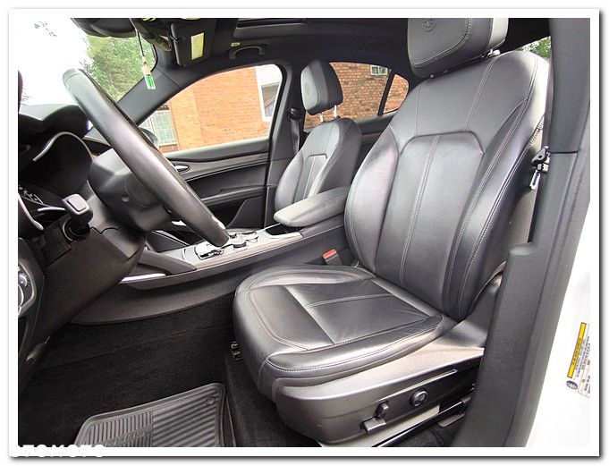 Alfa Romeo Stelvio 2.0 Turbo 16V AT8-Q4 Executive - 28