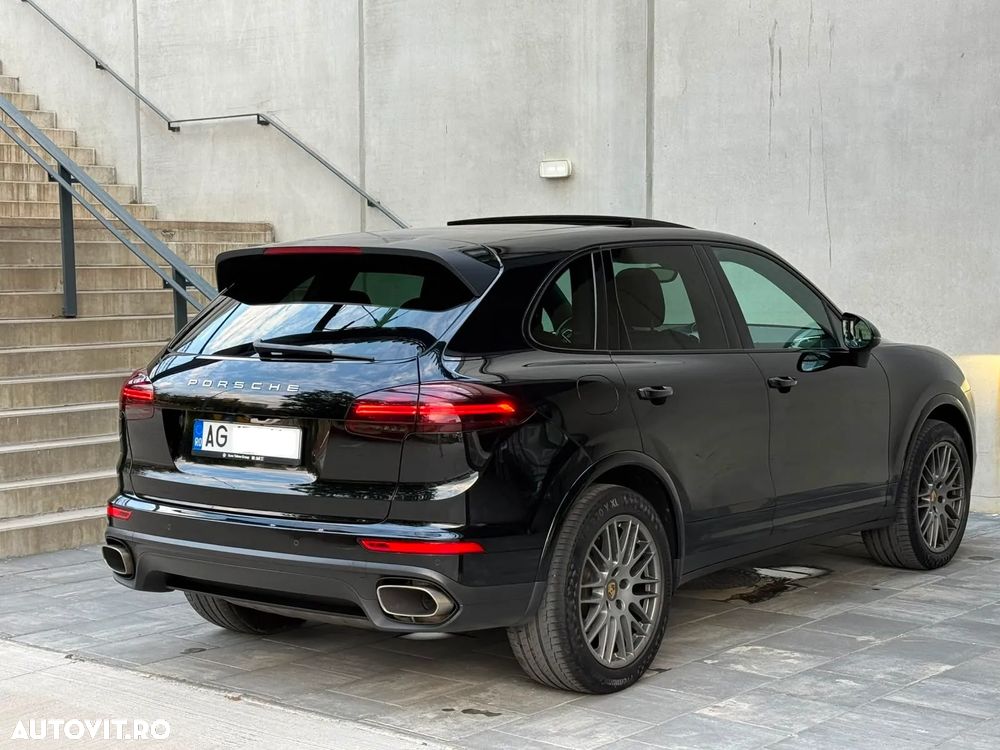 Porsche Cayenne 3.0 L - 2