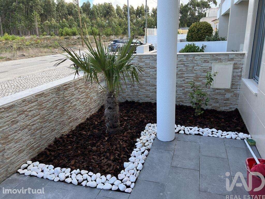 Moradia em banda T4 em Foz do Arelho de 161 m2 - Grande imagem: 2/33