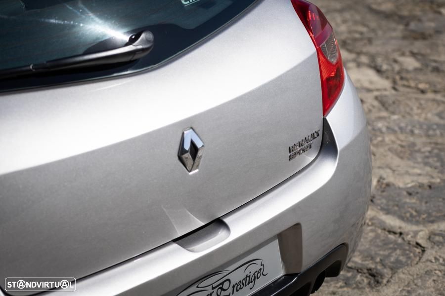 Renault Clio 2.0 16V Sport - 19