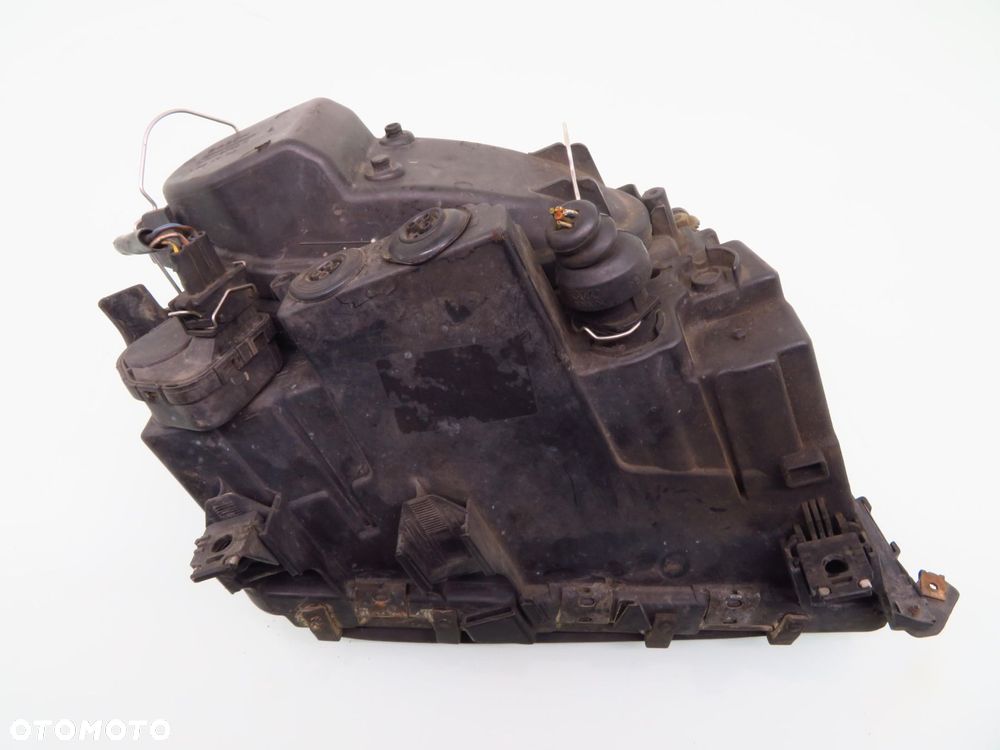 LAMPA LEWA PRZEDNIA AUDI A8 D2 - 4