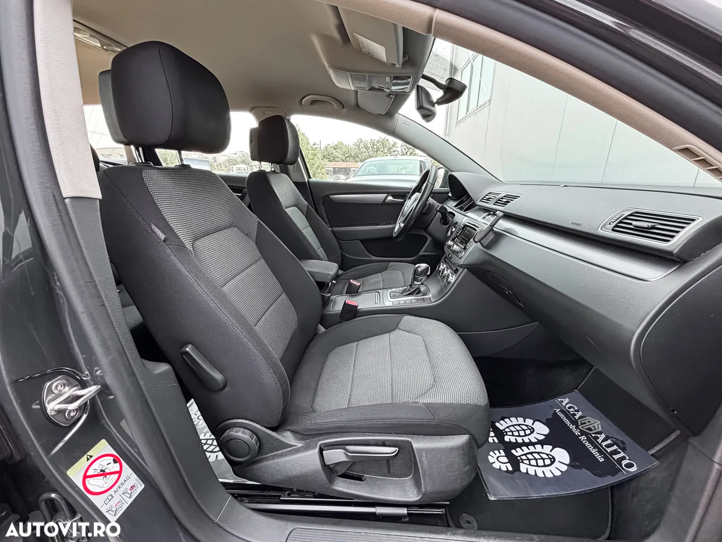 Volkswagen Passat - 11