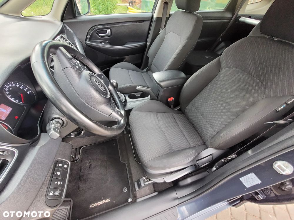 Kia Carens 1.7 CRDi 141 Dream Team Edition - 11
