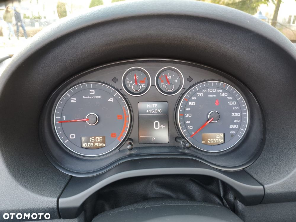 Audi A3 Cabrio 2.0 TDI DPF S tronic S Line Sportpaket - 7