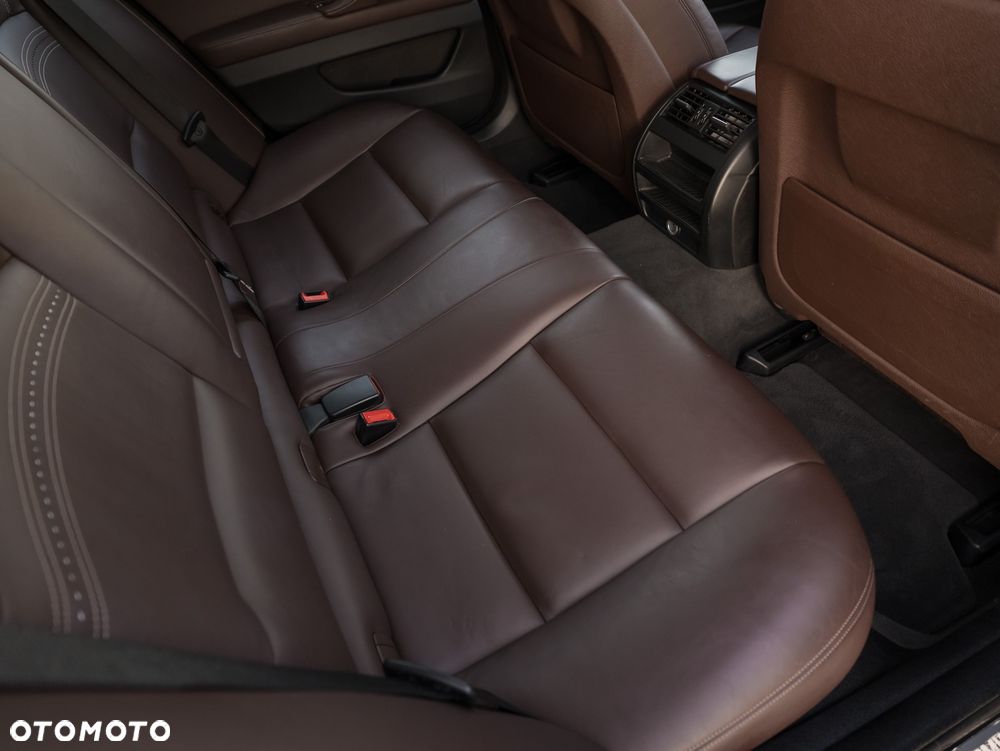 BMW Seria 5 520d Luxury Line - 30