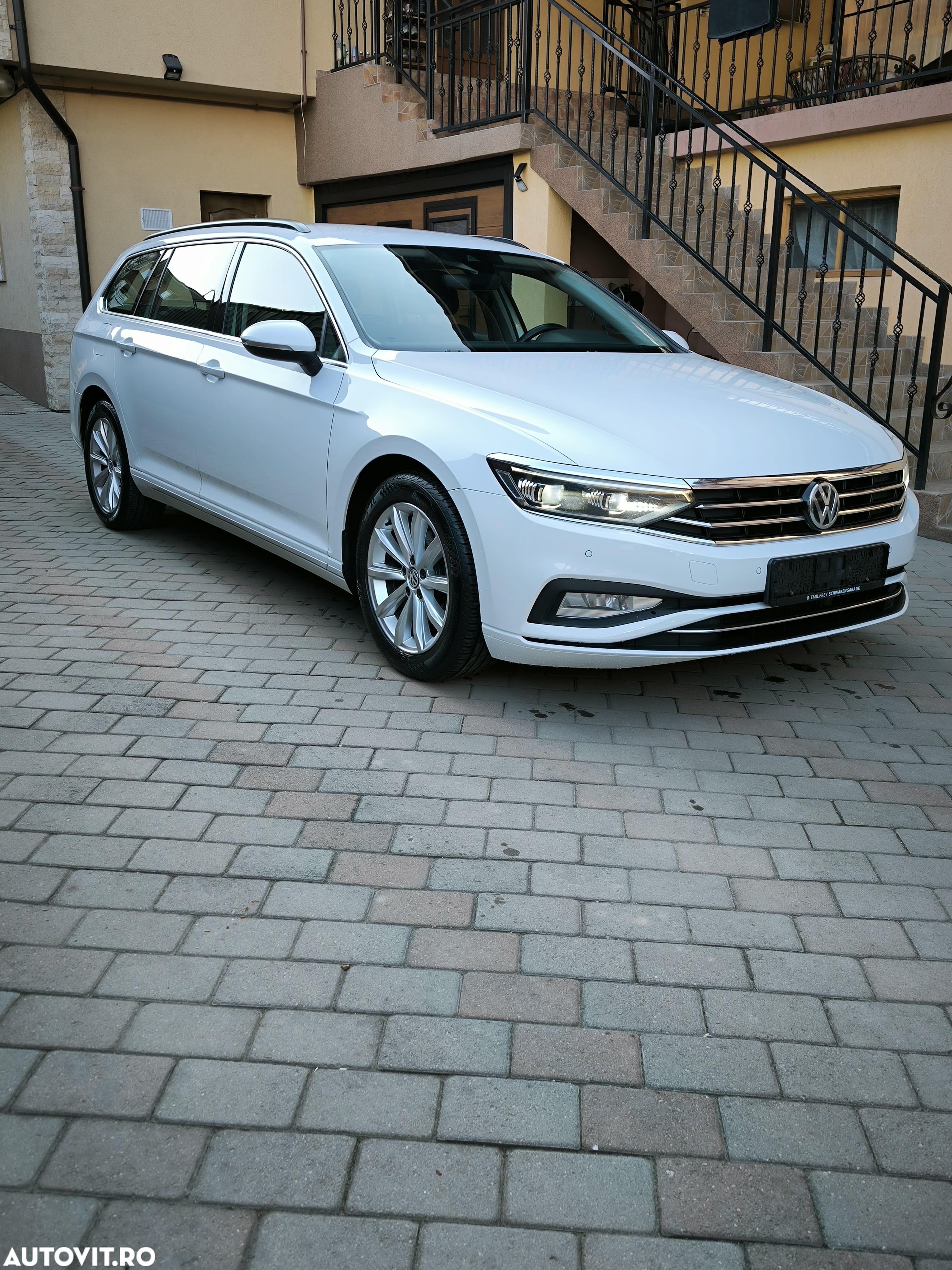 Volkswagen Passat Variant 1.6 TDI (BlueMotion Technology) DSG Comfortline - 2
