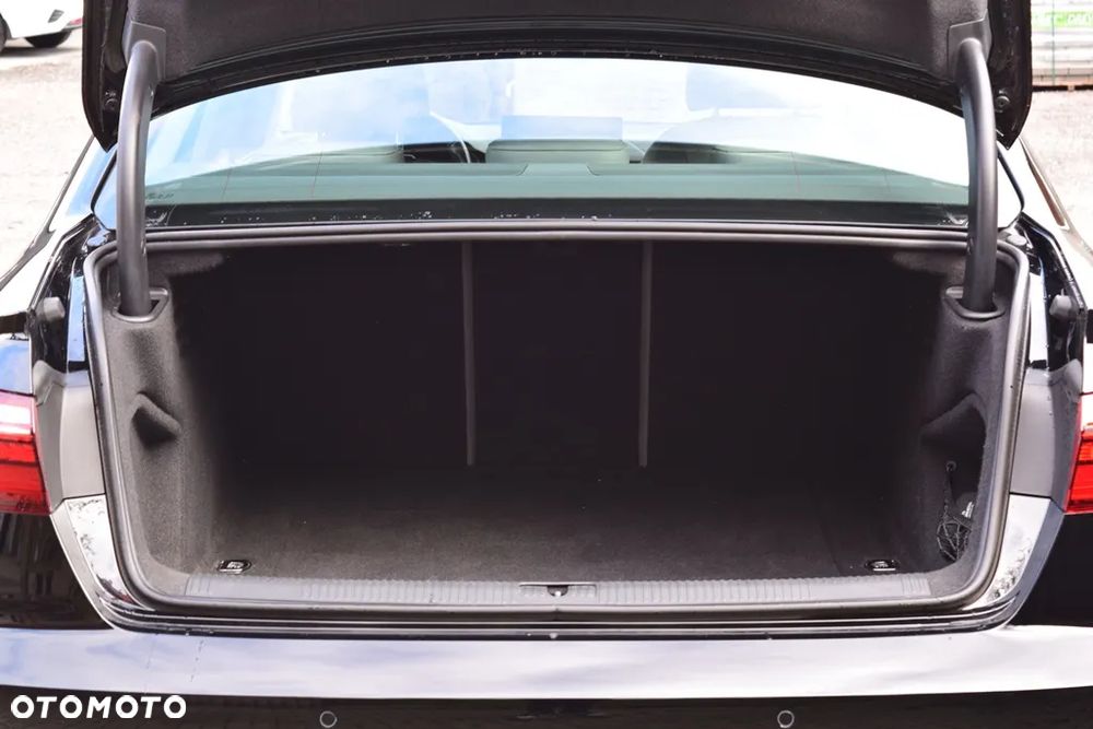 Audi A4 Limousine - 35