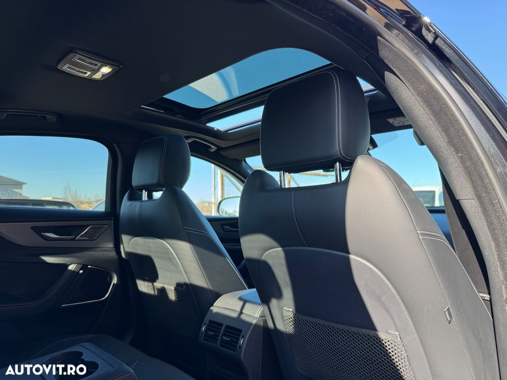 Jaguar XE D180 Aut. R-Dynamic SE - 19