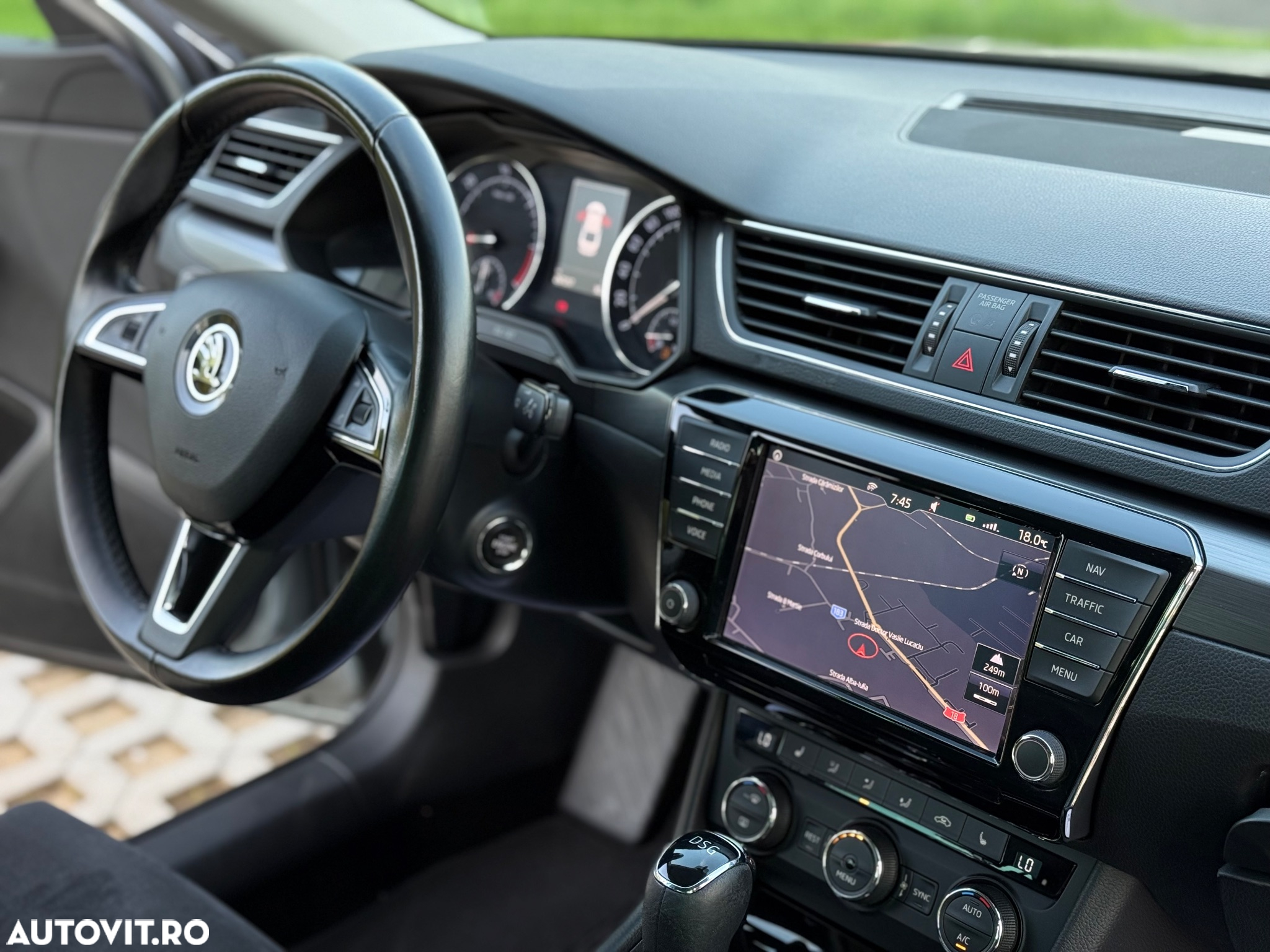 Skoda Superb 2.0 TDI DSG Style - 9