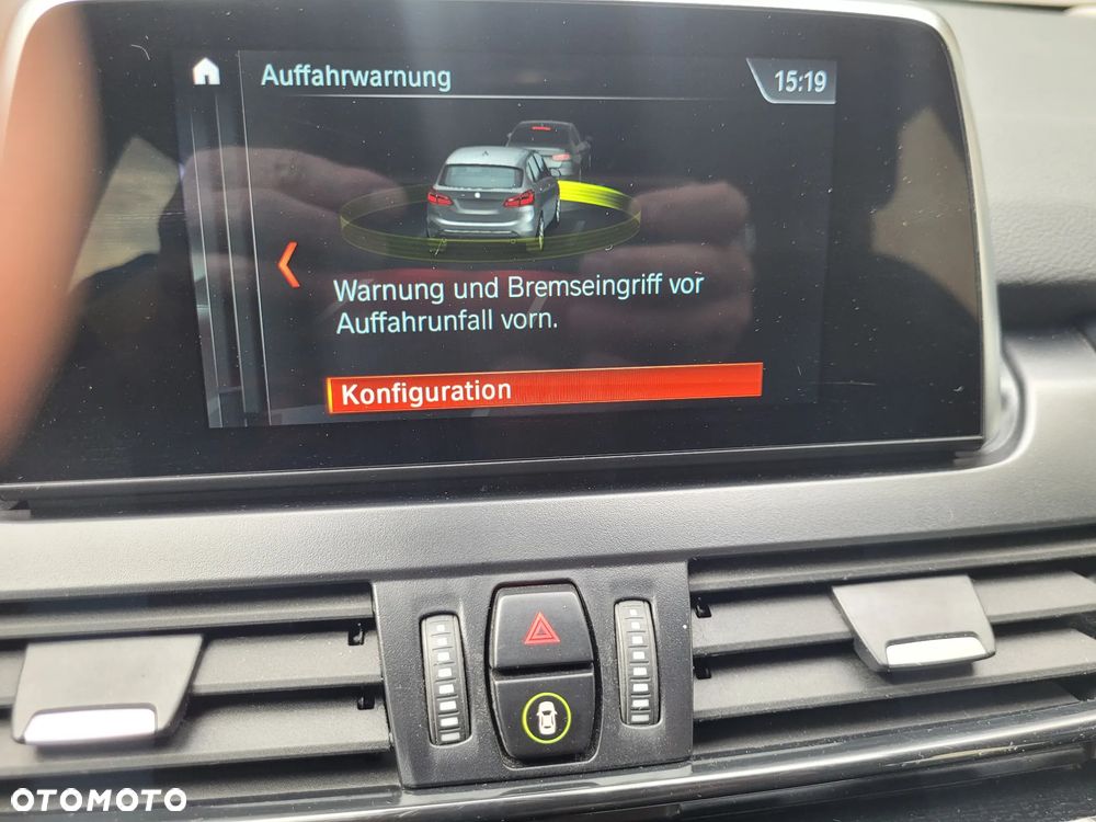BMW Seria 2 218d - 12