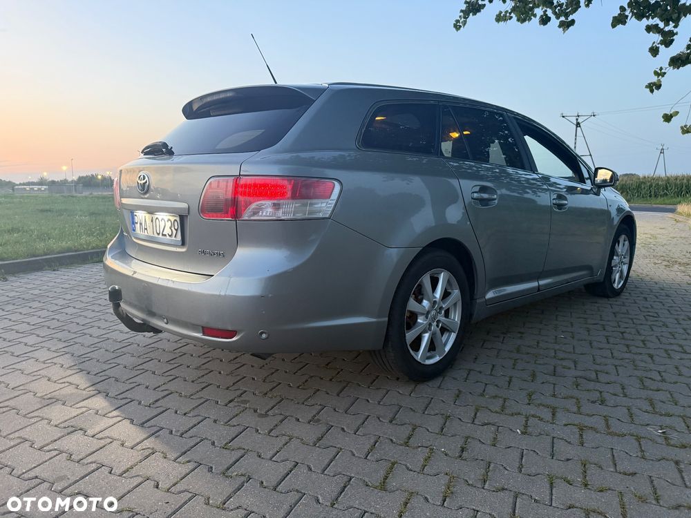 Toyota Avensis 2.0 D-4D Sol - 20