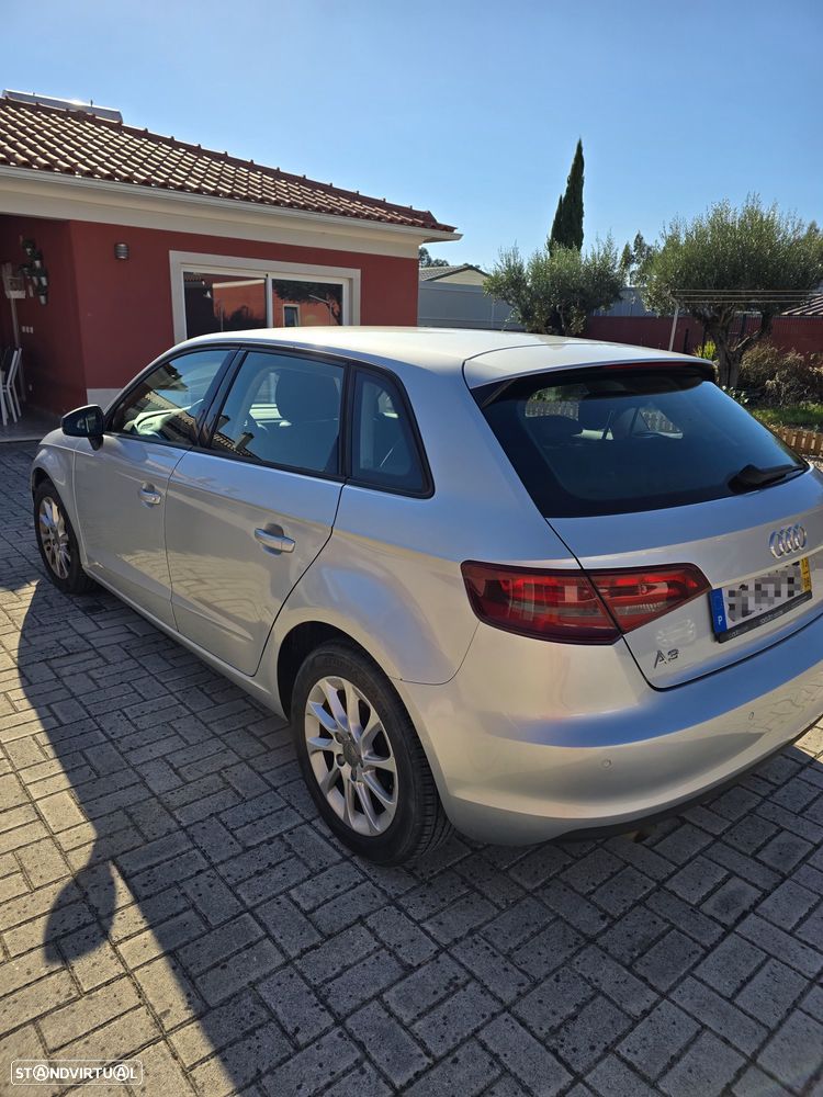 Audi A3 Sportback 1.6 TDI Sport S tronic - 4