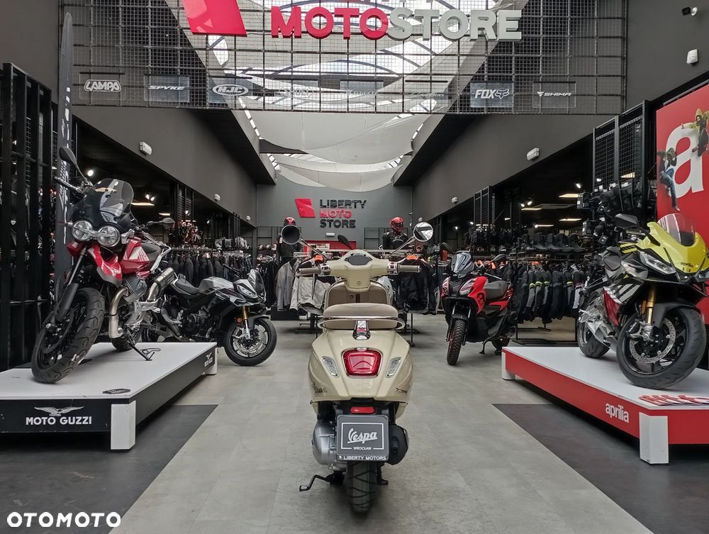 Vespa Primavera - 4