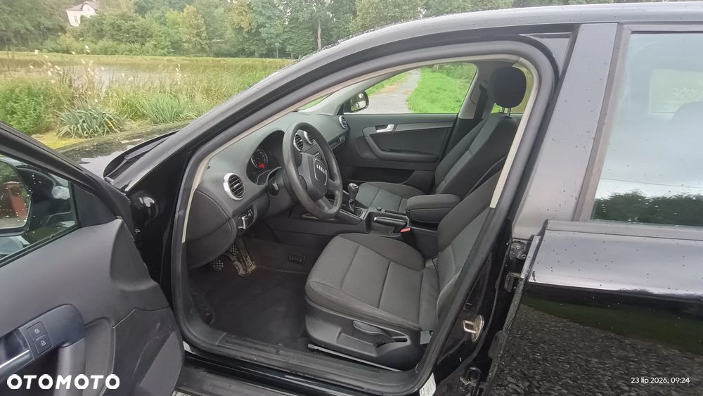 Audi A3 Sportback 1.6 Ambiente - 17