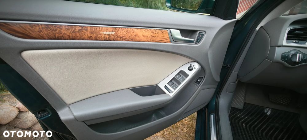Audi A4 Limousine - 8