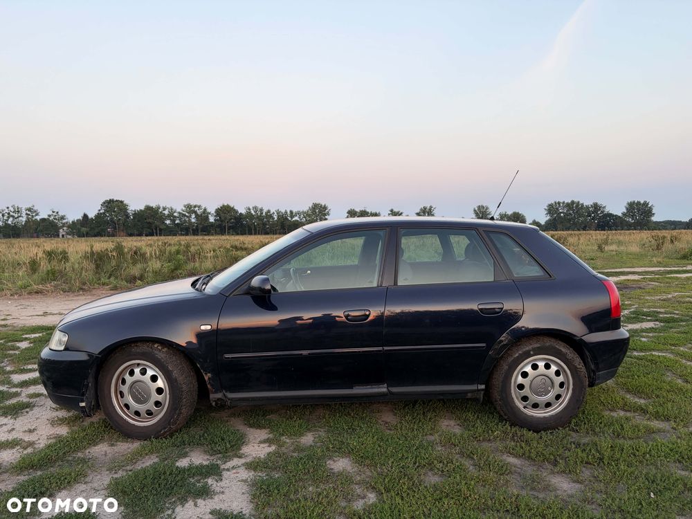 Audi A3 Sportback 1.9 TDI Ambiente - 3