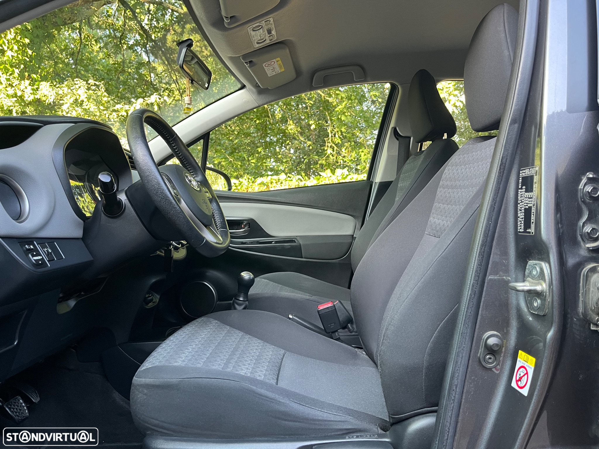 Toyota Yaris 1.0 VVT-i Comfort+P.Style - 28