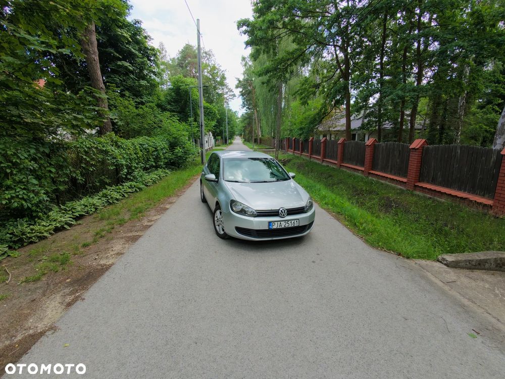 Volkswagen Golf - 1