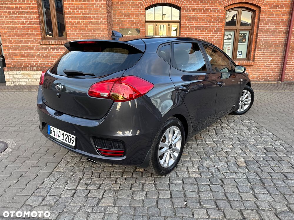 Kia Ceed 1.6 GDI Vision - 11