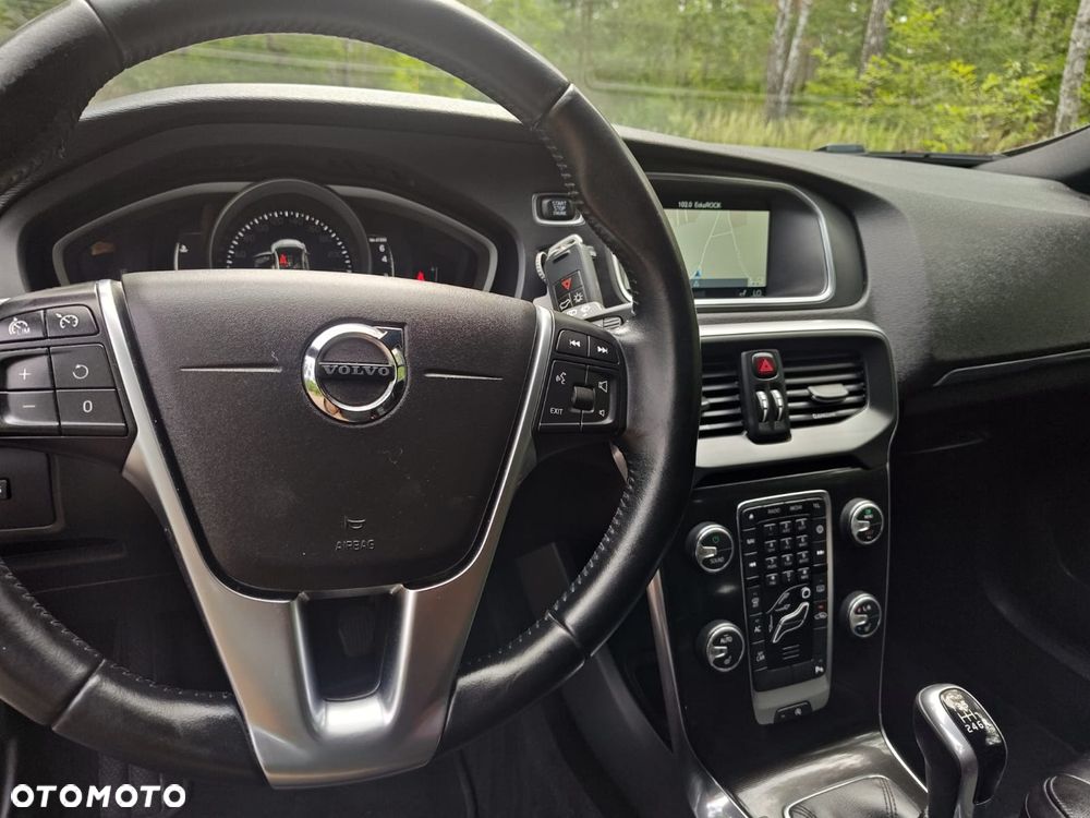 Volvo V40 T3 Drive-E Momentum - 19