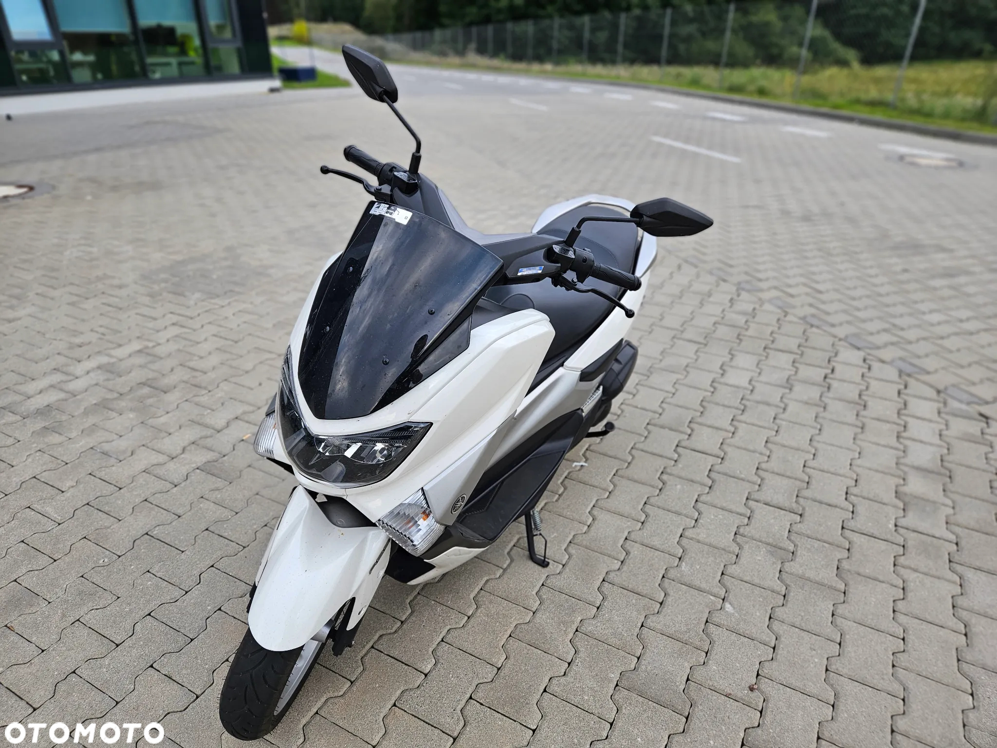 Yamaha NMAX - 4