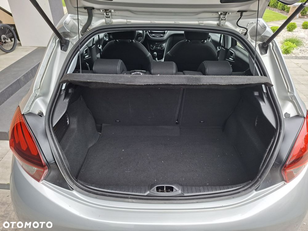 Peugeot 208 - 13