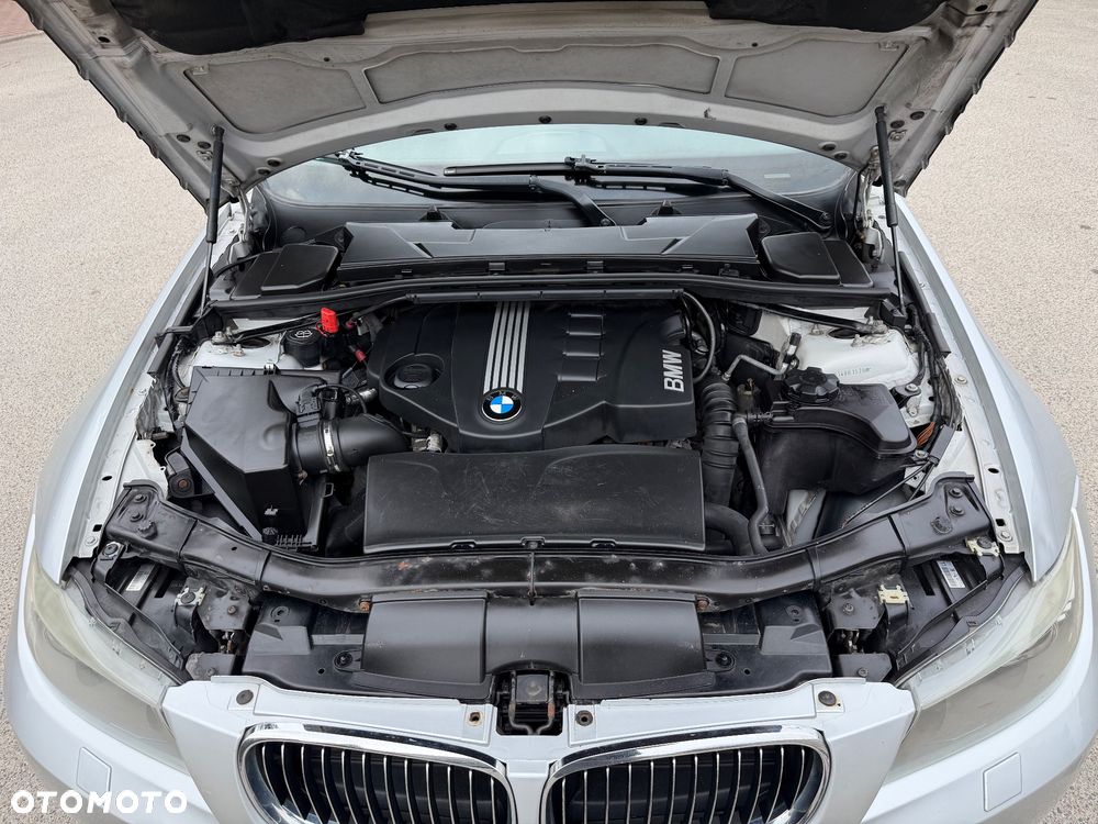 BMW Seria 3 320d Efficient Dynamics - 13