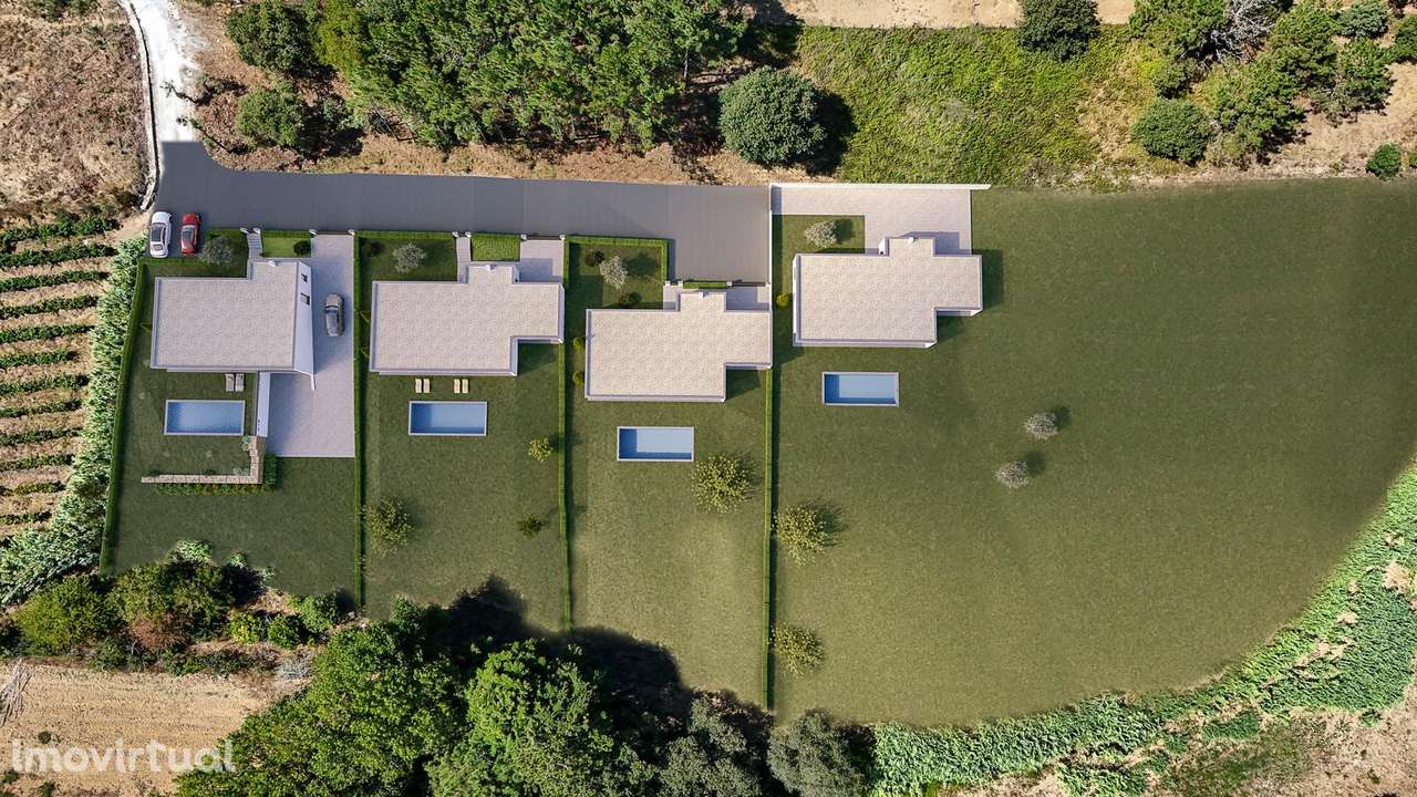 Moradias T3 térreas com piscina - 10min de São Martinho do Porto - Grande imagem: 4/48