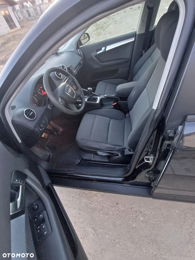 Audi A3 Sportback 1.6 Attraction - 8