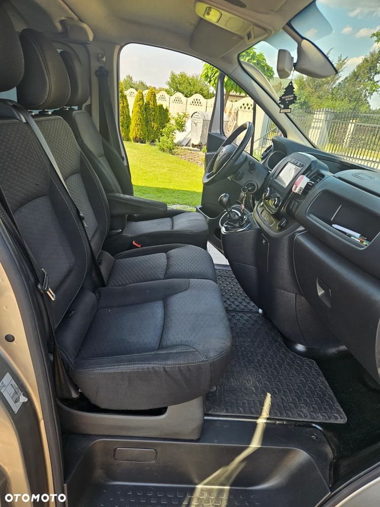 Opel Vivaro - 8