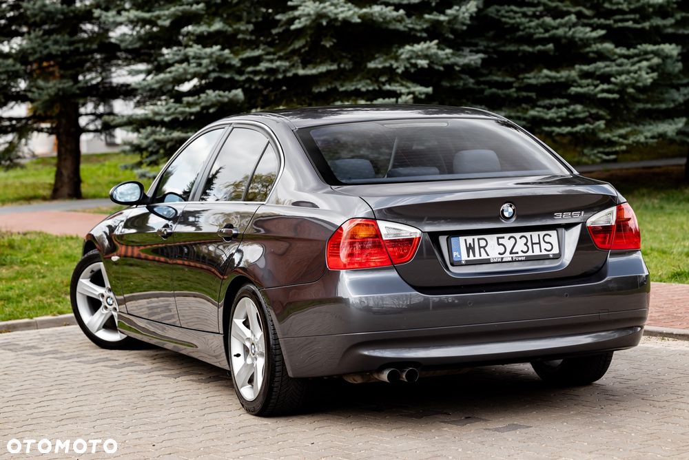 BMW Seria 3 325i - 12
