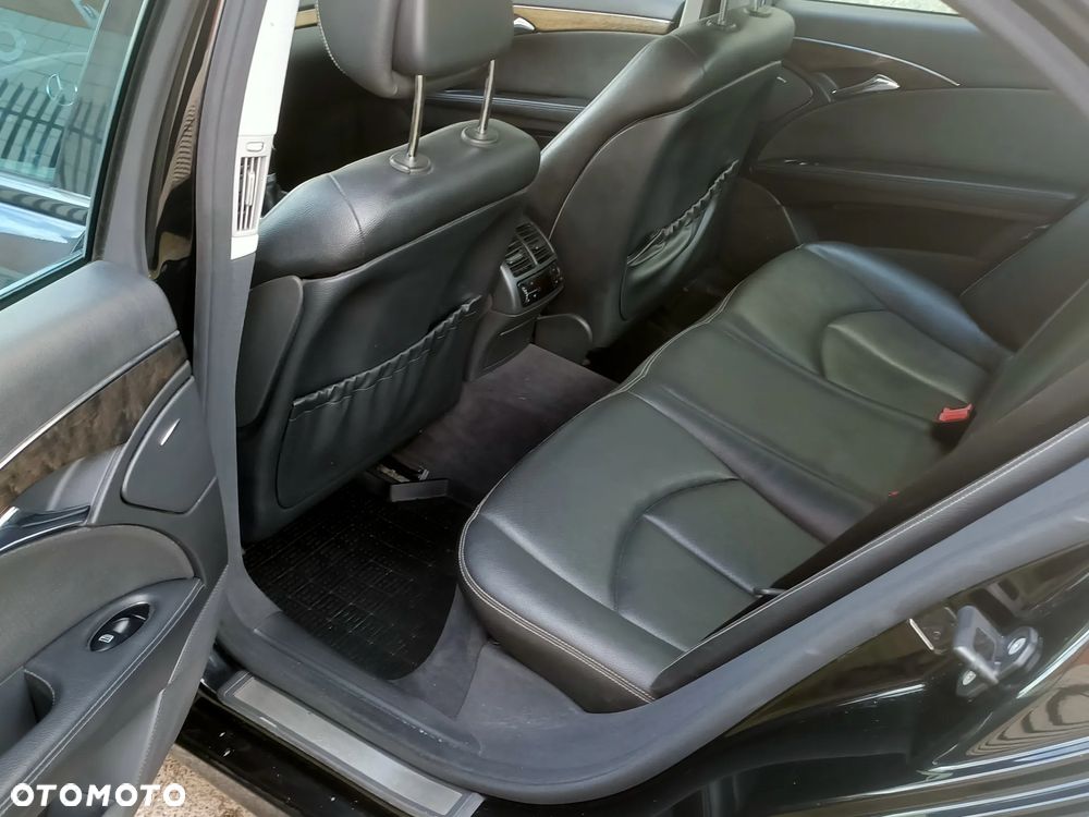 Mercedes-Benz Klasa E 200 Kompressor T Avantgarde - 16
