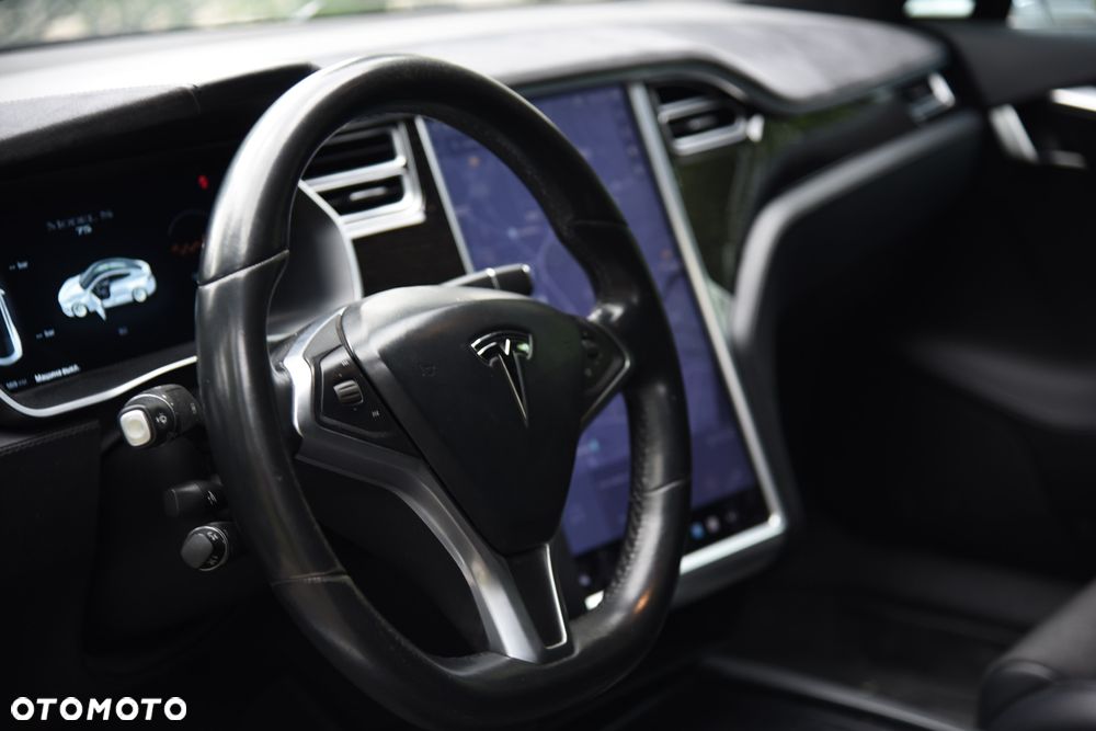 Tesla Model S 75D Allradantrieb - 12
