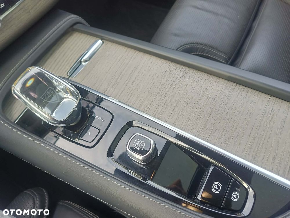Volvo XC 90 T8 AWD Recharge Ultimate Dark - 23