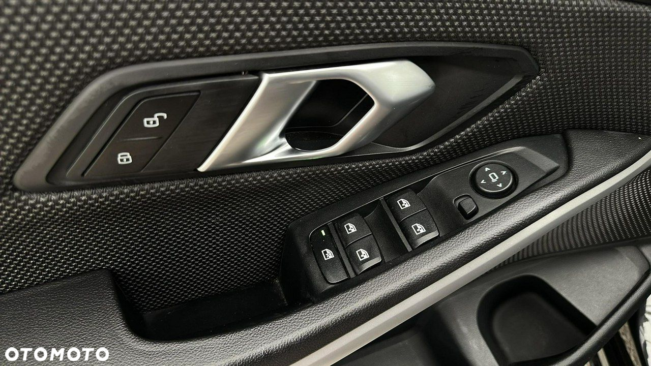 BMW Seria 3 318d - 14