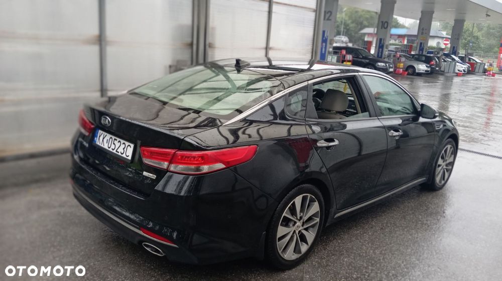 Kia Optima - 14
