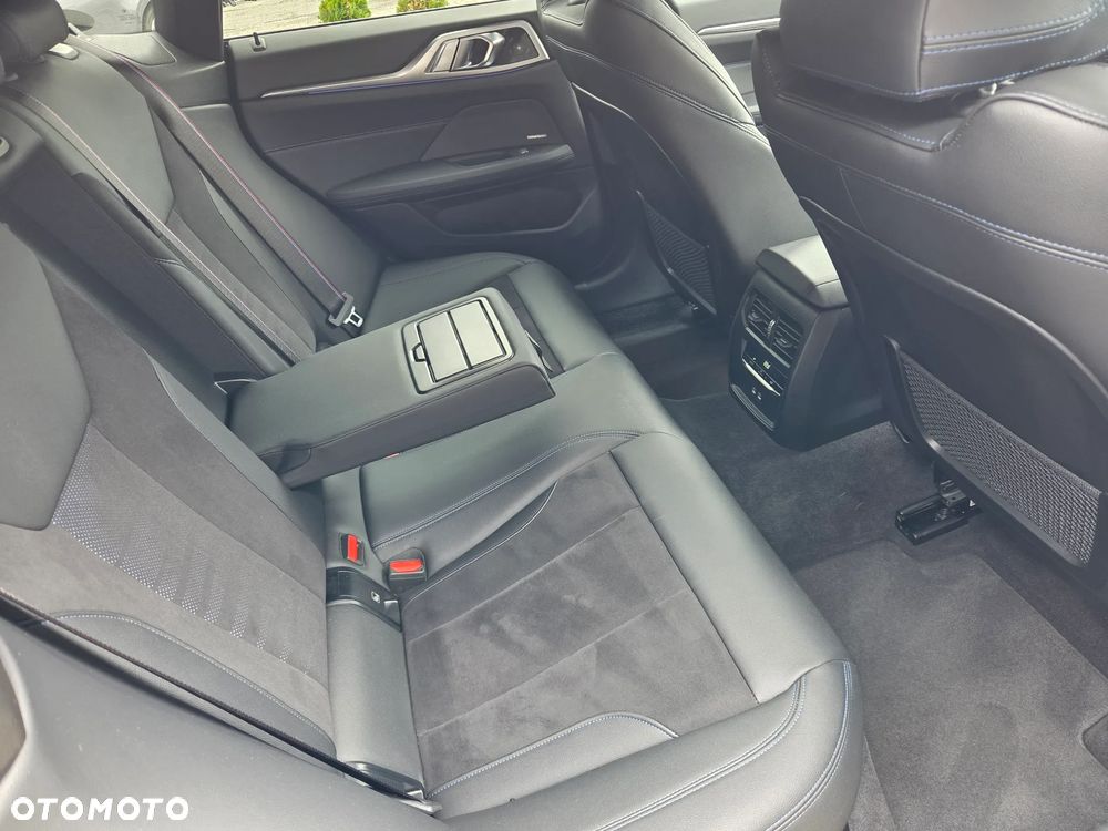 BMW Seria 4 M440i xDrive mHEV sport - 28