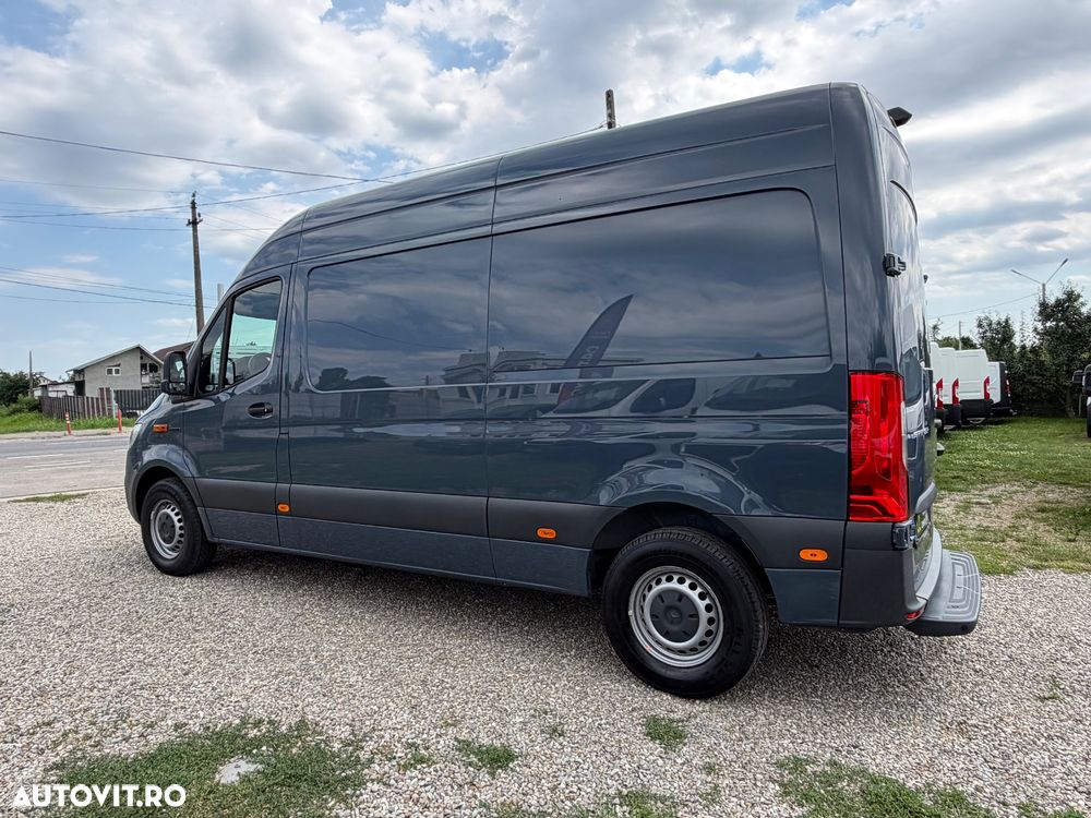 Mercedes-Benz E-Sprinter - 11