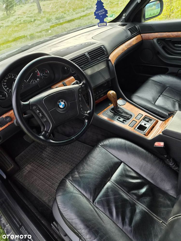 BMW Seria 7 - 8