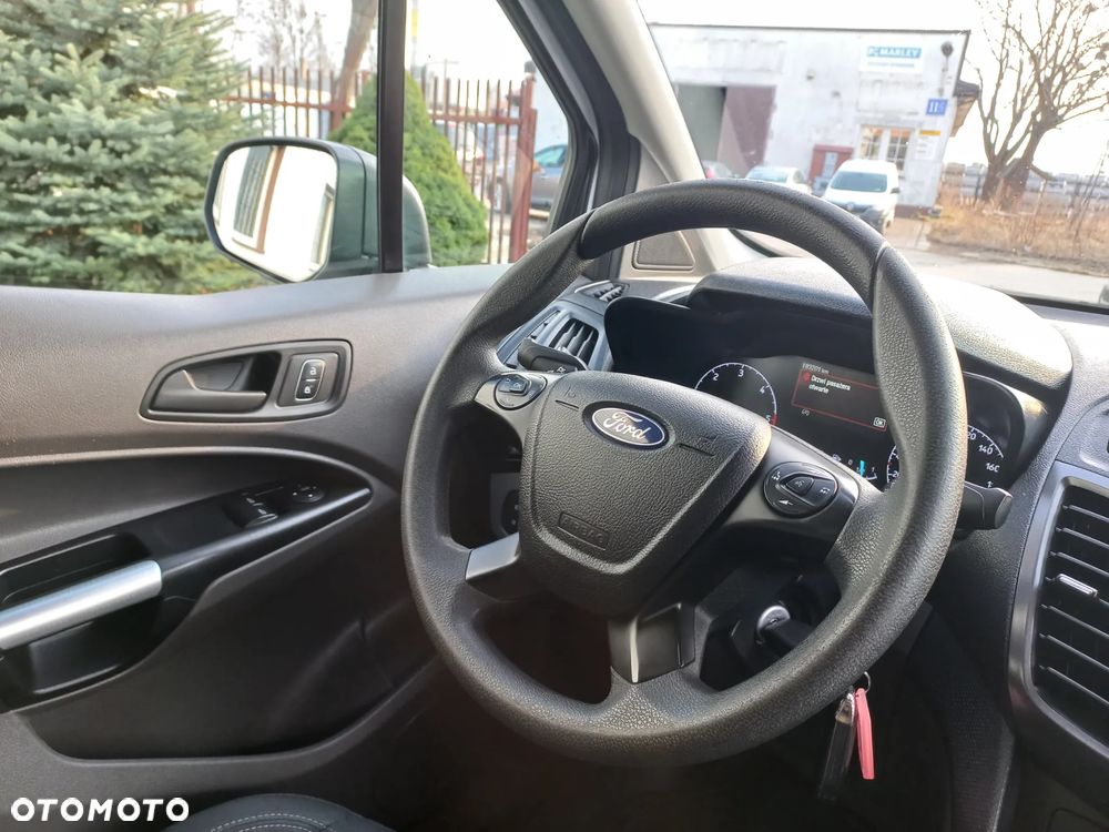 Ford Transit Connect - 17