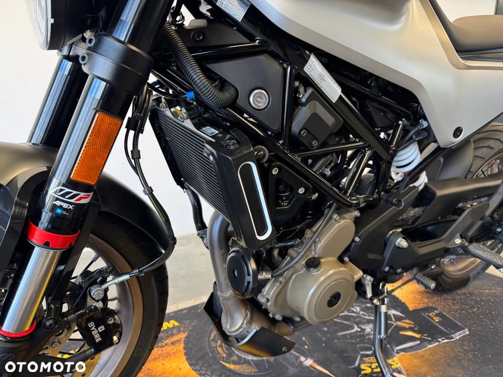 Husqvarna Vitpilen - 19