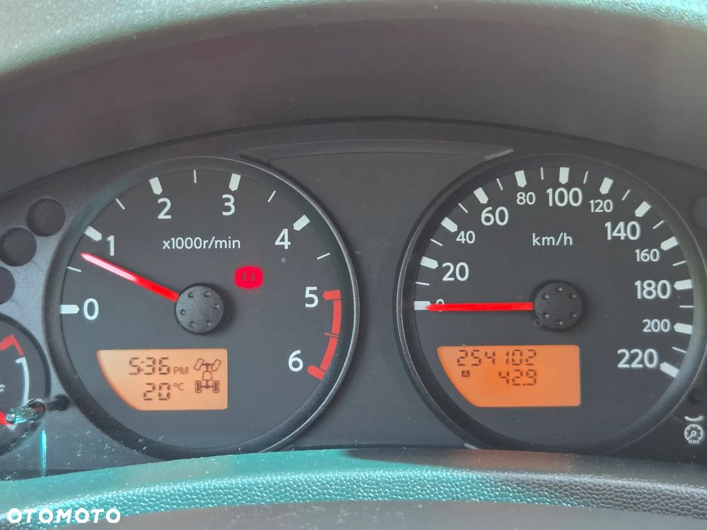 Nissan Navara 2.5 D LE - 15