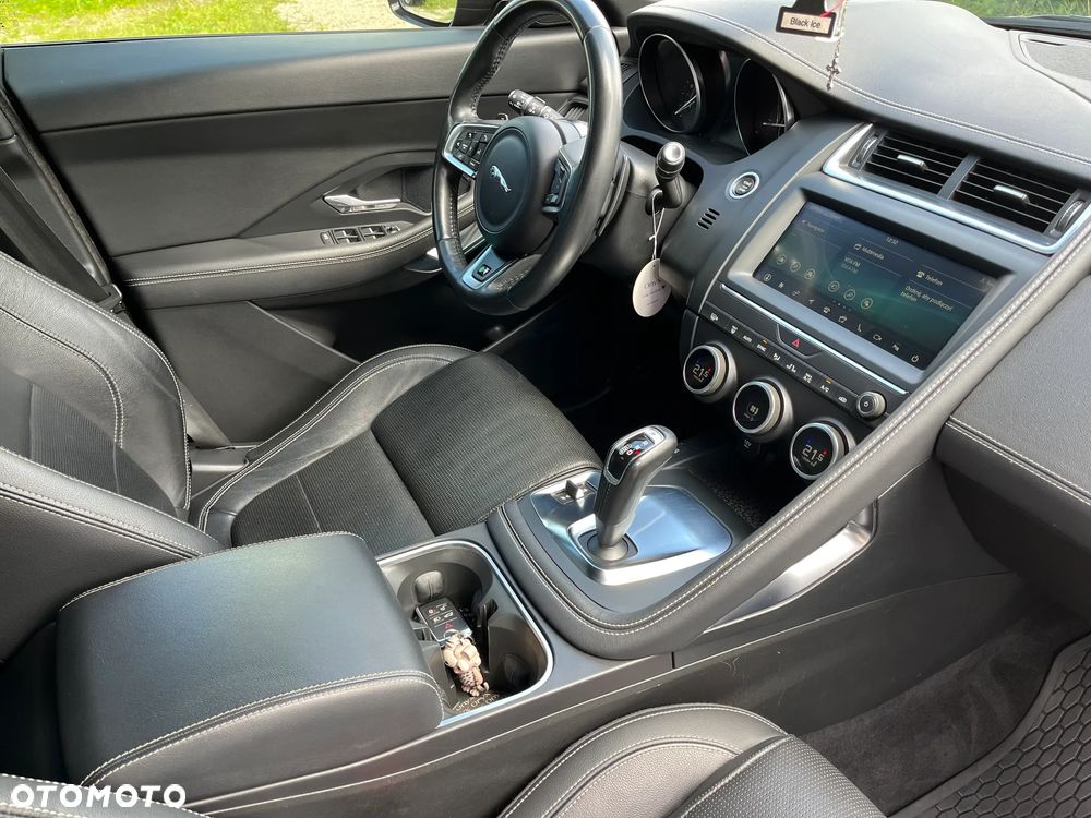 Jaguar E-Pace 2.0 i4D AWD R-Dynamic - 8