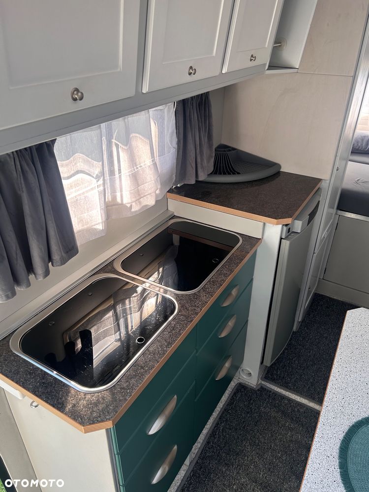 Mercedes-Benz Sprinter - 24