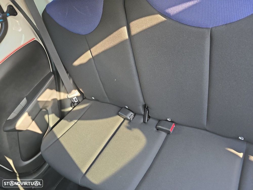 Citroën C1 1.0 VTi Jean Charles de Castelbajac - 13