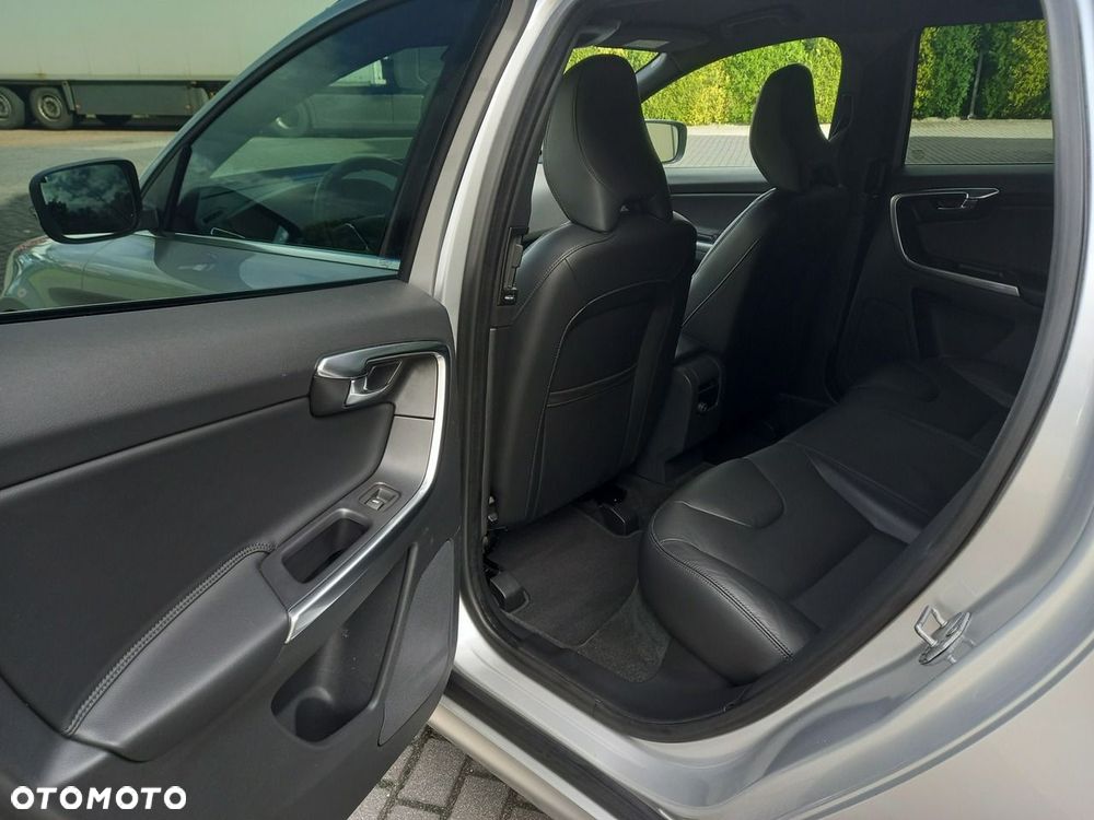 Volvo XC 60 D4 Geartronic Momentum - 27