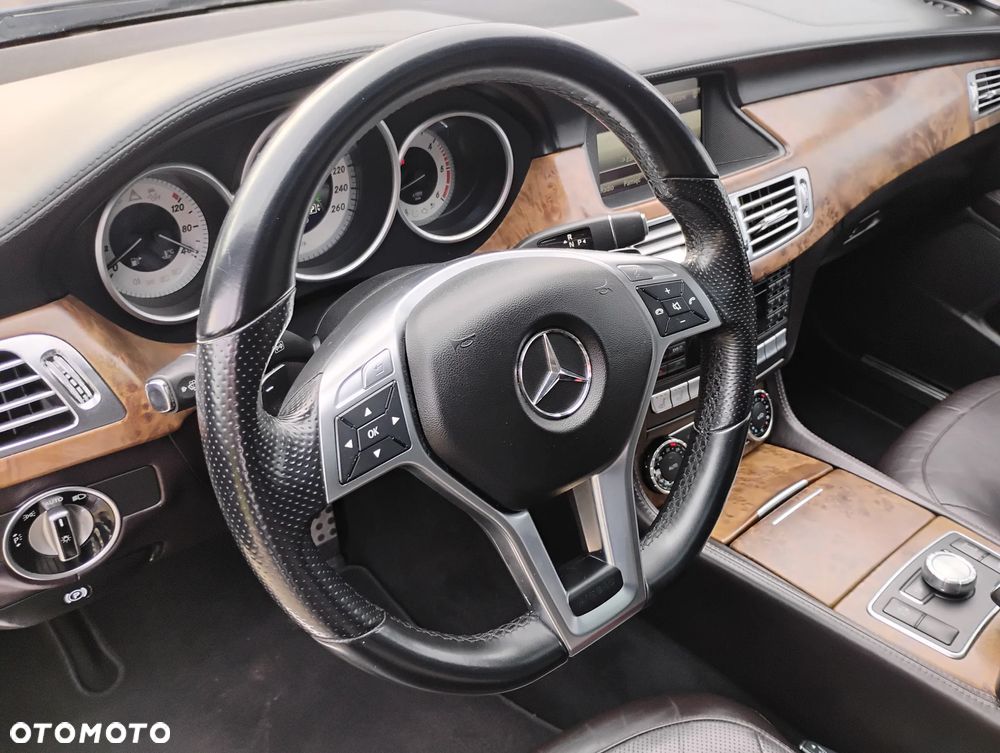Mercedes-Benz CLS Shooting Brake 350 CDI 4Matic DPF B.EFF 7G-TR Edition 1 - 17
